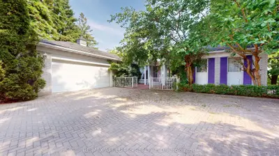 Detached in Brockville