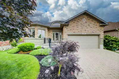 Detached Condo in Wilmot
