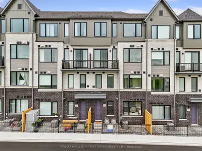 Common Element Condo in Cobourg