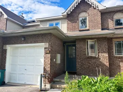 Att/Row/Townhouse in Kanata
