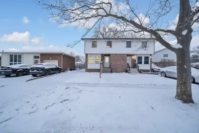 Semi-Detached in Niagara Falls