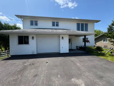 Detached in Mattawa