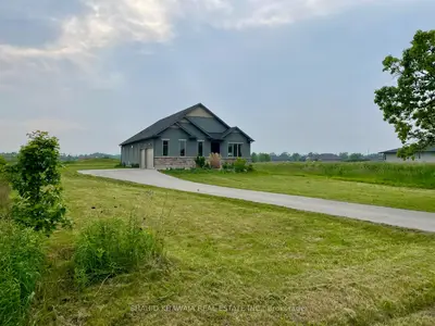 Detached in Pelham