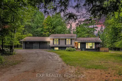 Detached in Lanark Highlands