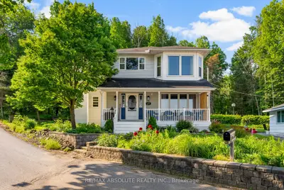 Detached in McNab/Braeside