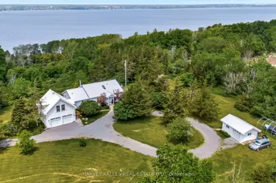 Detached in Prince Edward County
