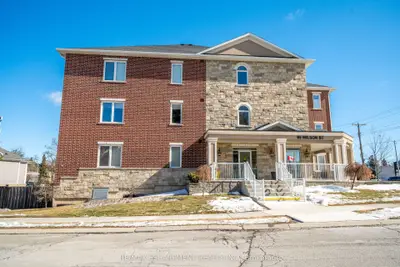Condo Apartment in Hamilton