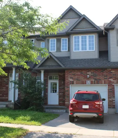 Att/Row/Townhouse in Waterloo