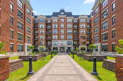 Condo Apartment in Cyrville - Carson Grove - Pineview