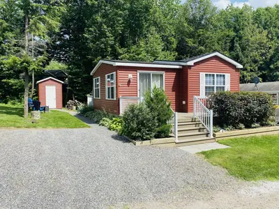 MobileTrailer in Gravenhurst