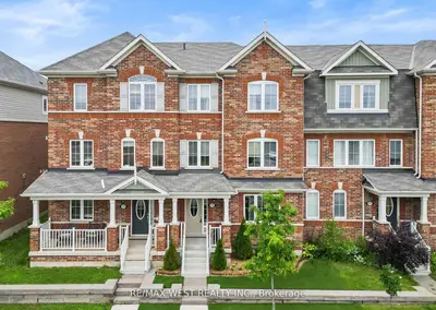 Att/Row/Townhouse in Hamilton