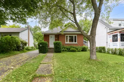 Detached in Kingston