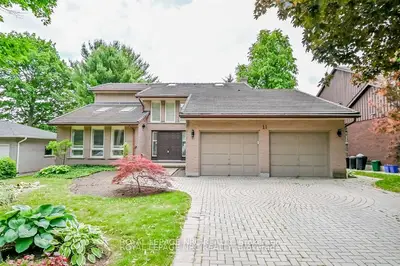 Detached in Pelham