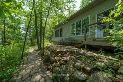 Detached in Addington Highlands