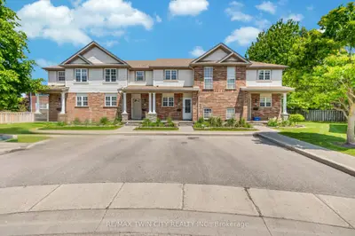 Condo Townhouse in Kitchener