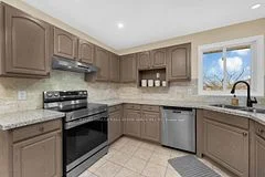 Detached in Lakeshore