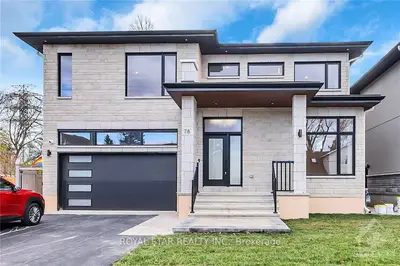 Detached in Meadowlands - Crestview and Area