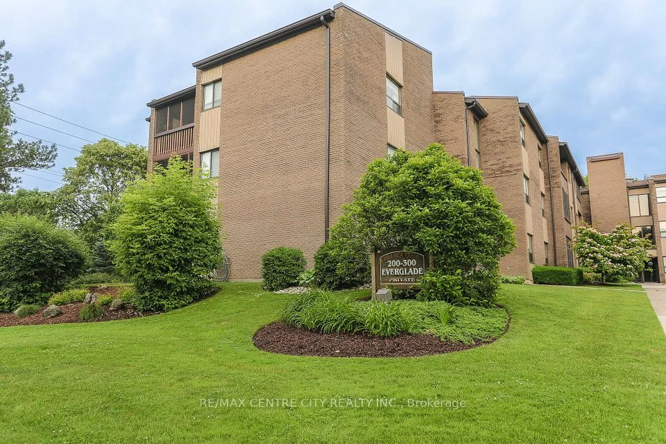300 Everglade Crescent 220, London North, On N6h 4p8