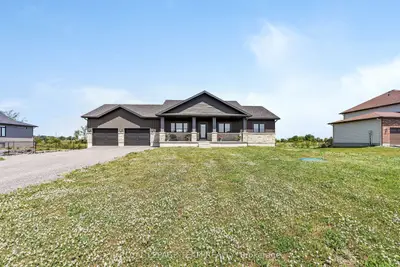 Detached in McNab/Braeside