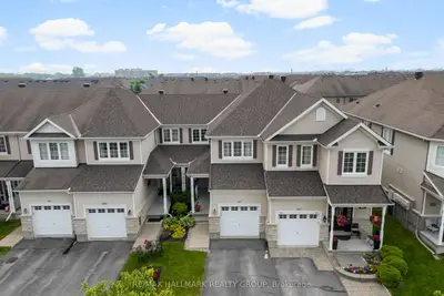 Att/Row/Townhouse in Kanata