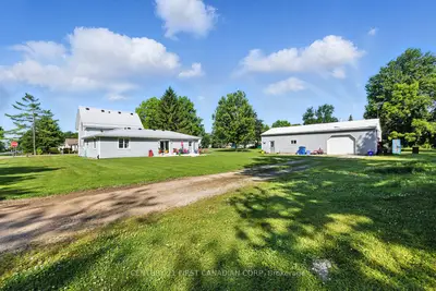 Detached in Chatham-Kent