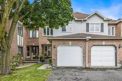 Att/Row/Townhouse in Barrhaven