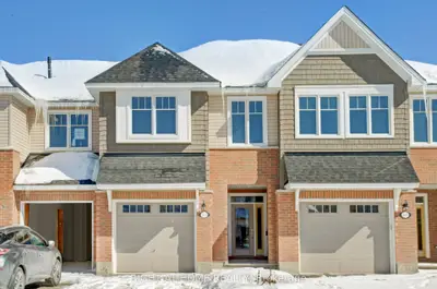 Att/Row/Townhouse in Blossom Park - Airport and Area