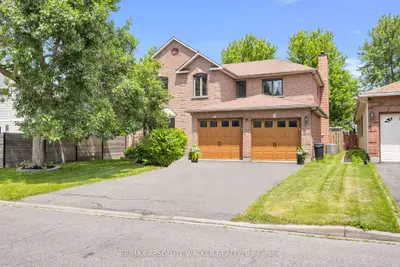 Detached in Hunt Club - South Keys and Area