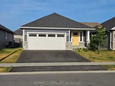 Detached in Belleville
