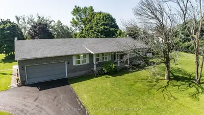 Detached in Frontenac Islands