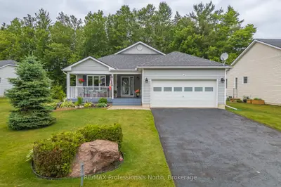Detached in Gravenhurst