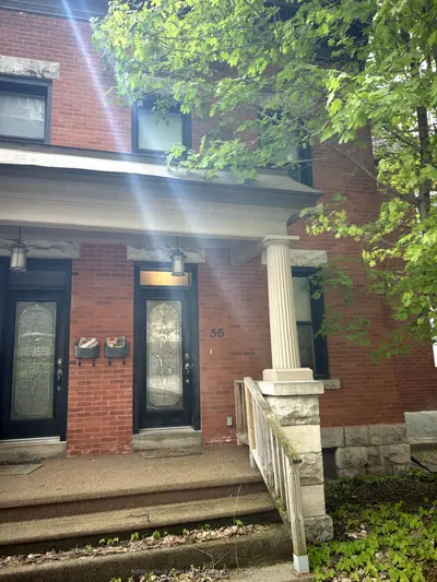 Att/Row/Townhouse in Lower Town - Sandy Hill