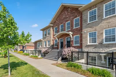 Condo Apartment in Cobourg