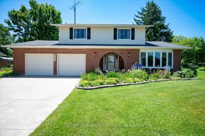 Detached in Wellesley