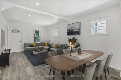 Detached in Windsor