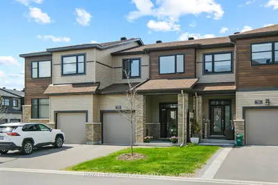 Att/Row/Townhouse in Barrhaven