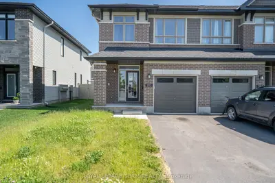 Att/Row/Townhouse in Orleans - Convent Glen and Area