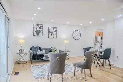 Att/Row/Townhouse in Waterloo