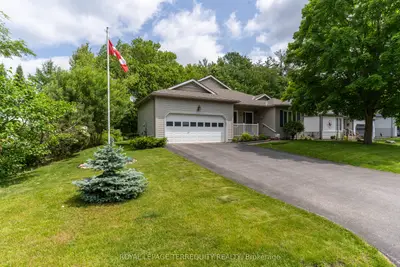 Detached in Gravenhurst