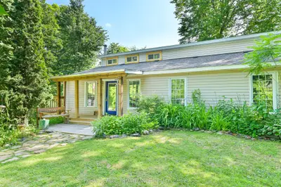 Detached in Frontenac