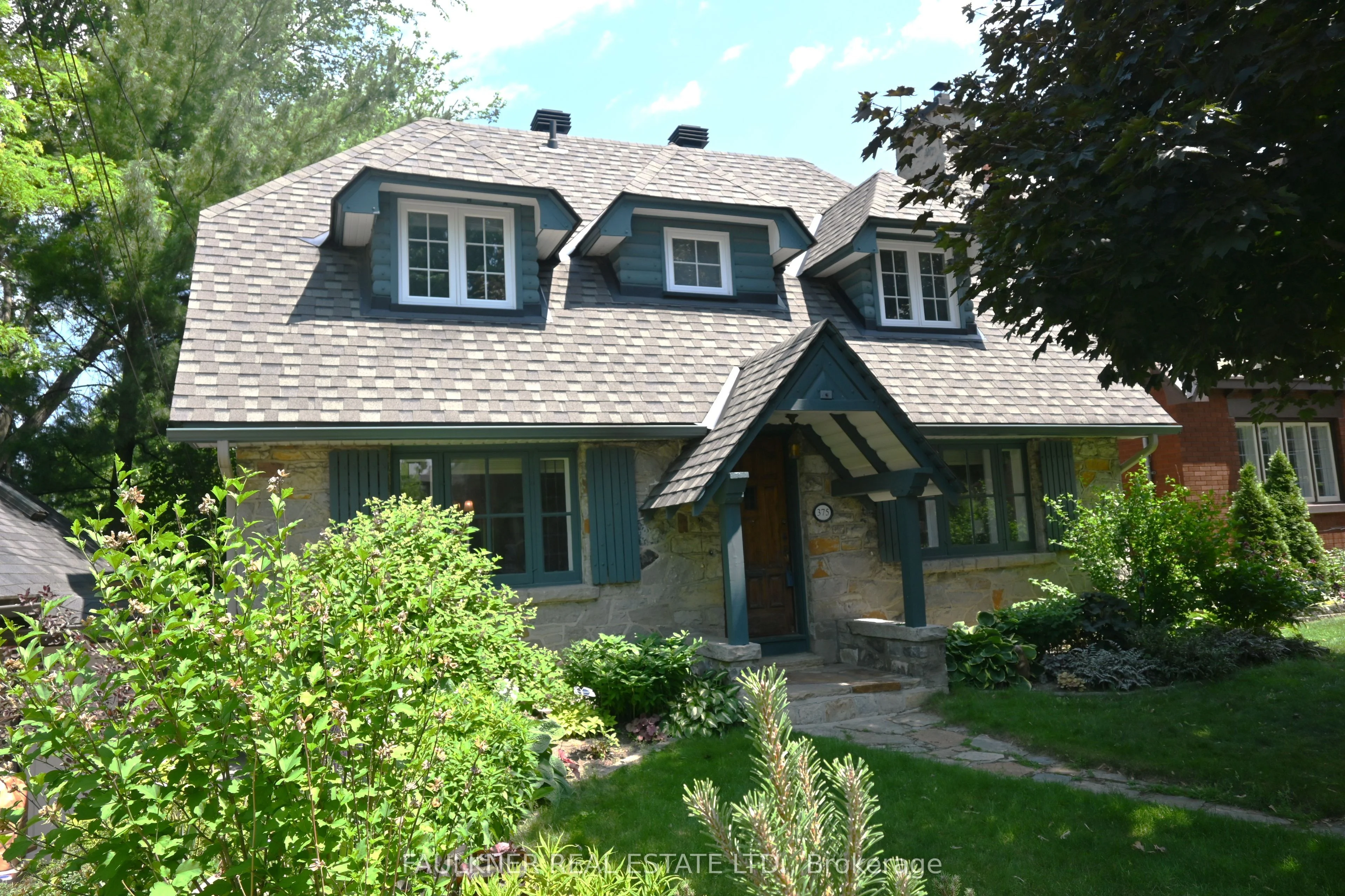 375 Hamilton Avenue S, Dows Lake - Civic Hospital and Area, ON K1Y 1C8