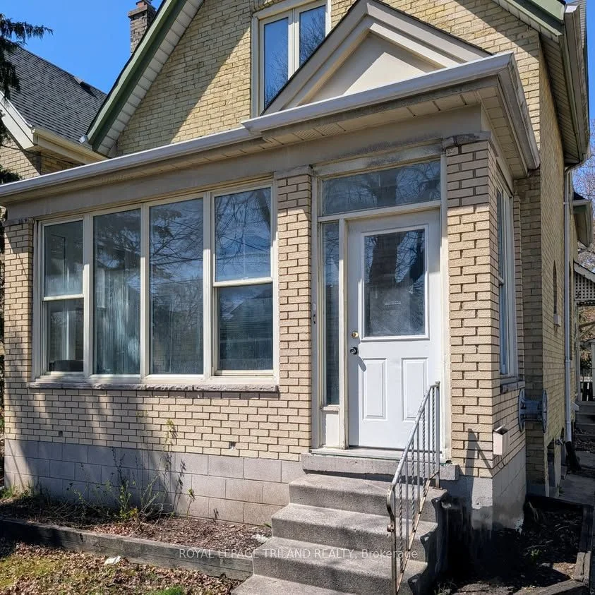 572 Oxford Street E Main, London East, ON N5Y 3J1
