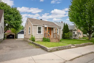 Detached in Carlington - Central Park