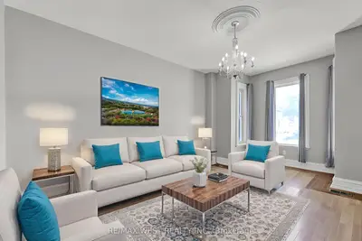 Detached in Woodstock
