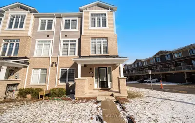 Att/Row/Townhouse in Hamilton