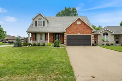 Detached in Sarnia