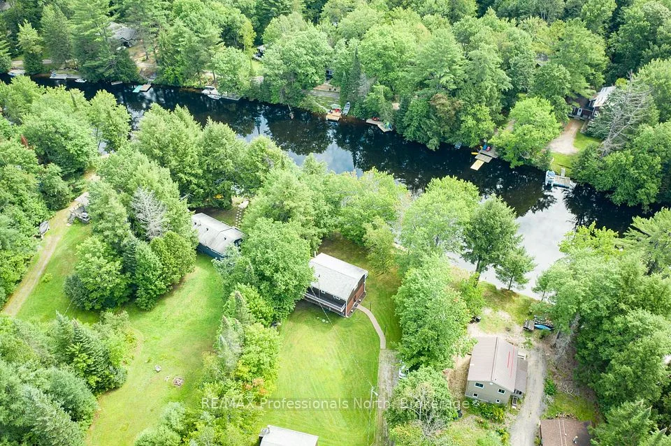 1074 Holiday Park Drive, Bracebridge, ON P1L 1W9