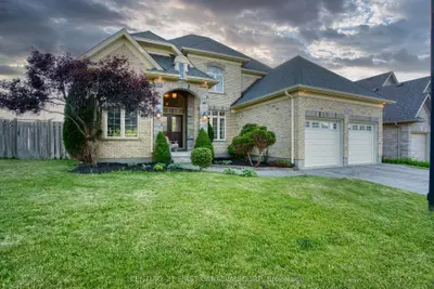 Detached Condo in London North