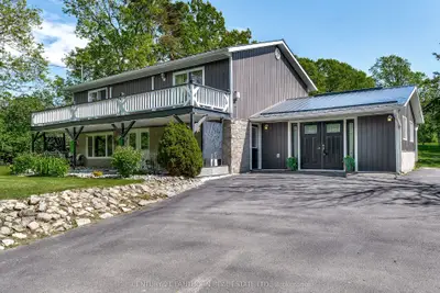 Detached in Prince Edward County