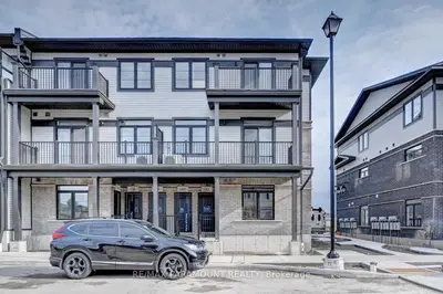 Condo Townhouse in Kitchener